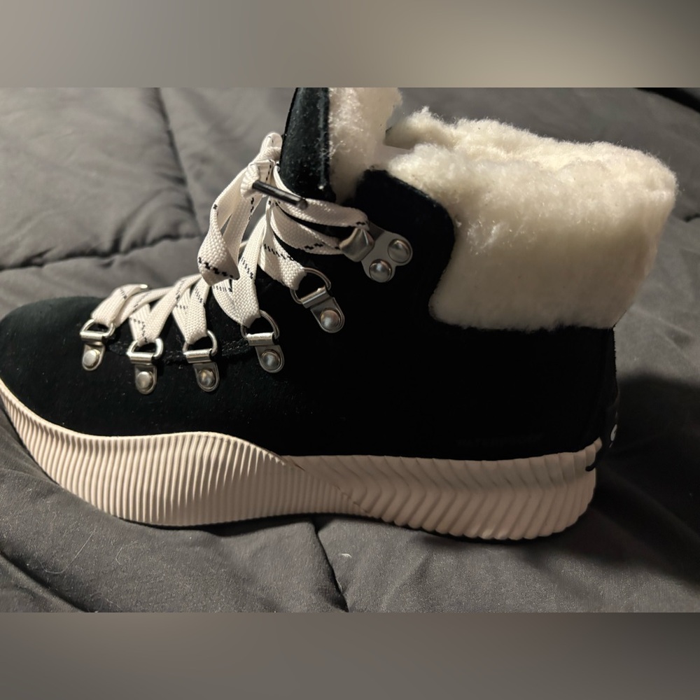 Brand new Sorel boots size 7
